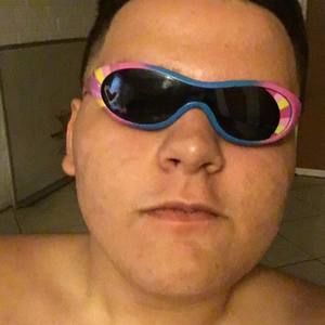 Meet your Posher, Nico